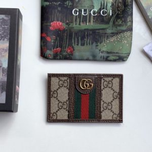 GUCCI GG CARD WALLET<br>구찌 GG 로고 카드 지갑<br><i>10x7cm</i>