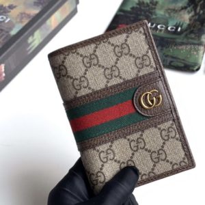 GUCCI PASSPORT COVER<br>구찌 여권 케이스<br><i>14×9.5cm</i>