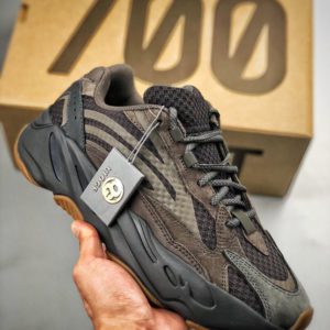 ADIDAS YEEZY BOOST 700 Geode<br>아디다스 이지 부스트 700<br><i>남녀공용 36-46 SIZE 최상급</i>