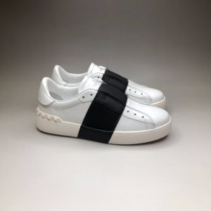 VALENTINO ROCKSTUD SNEAKER<br>발렌티노 락스터드 스니커즈<br><i>남녀공용 35-44 SIZE 제작+3일</i>