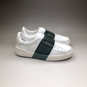 VALENTINO ROCKSTUD SNEAKER<br>발렌티노 락스터드 스니커즈<br><i>남녀공용 35-44 SIZE 제작+3일</i>