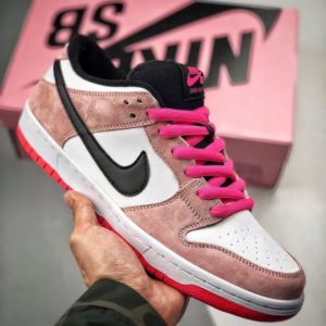 NIKE SB Dunk Low<br>나이키 SB 덩크 로우 <br><i>남여공용 36-45 SIZE 최상급</i>