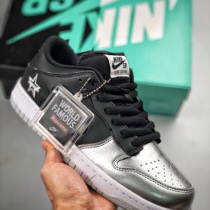 NIKE SB Dunk Low X Supreme<br>나이키 SB 덩크 로우 X 슈프림<br><i>남여공용 36-45 SIZE 최상급</i>