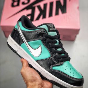 NIKE SB Dunk Low Diamond Supply<br>나이키 SB 덩크 로우 다이아몬드 서플라이<br><i>남여공용 36-45 SIZE 최상급</i>