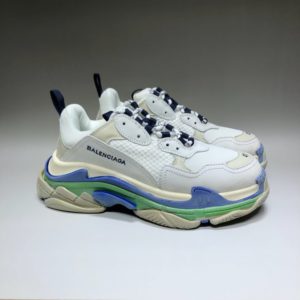 BALENCIAGA TRIPLE S<br>발렌시아가 트리플 S 스니커즈<i>35-45 SIZE 최상급</i>