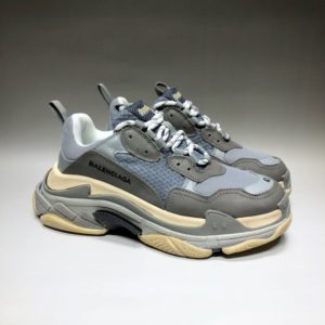 BALENCIAGA TRIPLE S<br>발렌시아가 트리플 S 스니커즈<i>35-45 SIZE 최상급</i>