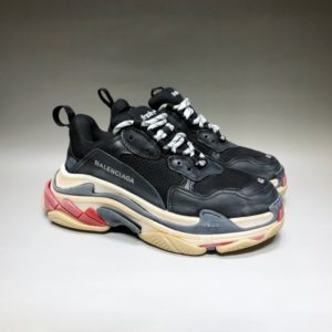 BALENCIAGA TRIPLE S<br>발렌시아가 트리플 S 스니커즈<i>35-45 SIZE 최상급</i>