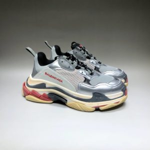 BALENCIAGA TRIPLE S<br>발렌시아가 트리플 S 스니커즈<i>35-45 SIZE 최상급</i>