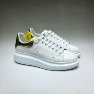 ALEXANDER MCQUEEN OVERSIZED SNEAKERS<br>알렉산더 맥퀸 오버솔 스니커즈<br><i>35-44 SIZE 최상급</i>