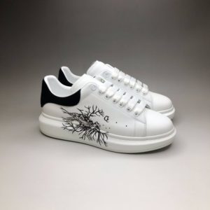 ALEXANDER MCQUEEN OVERSIZED SNEAKERS<br>알렉산더 맥퀸 오버솔 스니커즈<br><i>35-44 SIZE 최상급</i>