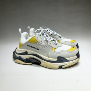 BALENCIAGA TRIPLE S<br>발렌시아가 트리플 S 스니커즈<i>35-45 SIZE 최상급</i>