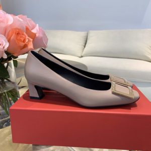 ROGER VIVIER MIDDLE HEEL SHOES<br>로저비비에 미들 힐 슈즈<br><i>35-40 SIZE 굽 4.5cm</i>