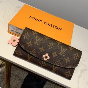 LOUIS VUITTON MONOGRAM EMILIE FLOWER WALLET<br>루이비통 모노그램 에밀리 플라워 지갑<br><i>19x10cm</i>