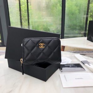 CHANEL CLASSIC FLAP WALLET<br>샤넬 클래식 플랩 지갑<br><i>11x8x2cm 이태리 캐비어소가죽</i>