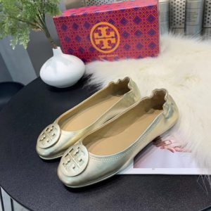 TORY BURCH LOGO BALLET FLAT SHOES<br>토리버치 로고 발레 플랫 슈즈<br><i>35-40 SIZE 이태리가죽</i>