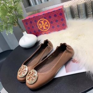 TORY BURCH LOGO BALLET FLAT SHOES<br>토리버치 로고 발레 플랫 슈즈<br><i>35-40 SIZE 이태리가죽</i>