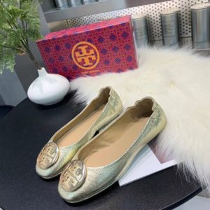 TORY BURCH LOGO BALLET FLAT SHOES<br>토리버치 로고 발레 플랫 슈즈<br><i>35-40 SIZE 이태리가죽</i>