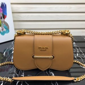 PRADA LAEATHER SIDONIE SHOULDER BAG<br>프라다 레더 시도니 숄더백<br>[24×13.5×6.5cm 이태리송아지가죽]