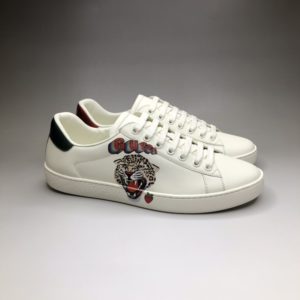 GUCCI ACE LATHER SNEAKERS<br>구찌 에이스 레더 스니커즈<br><i>남여공용 35-44 SIZE</i>