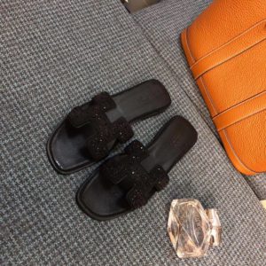 HERMES ORAN SANDAL<br>에르메스 오란 샌들<br><i>35-40 SIZE 이태리 소가죽</i>