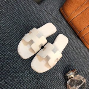 HERMES ORAN SANDAL<br>에르메스 오란 샌들<br><i>35-40 SIZE 이태리 소가죽</i>