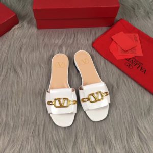 VALENTINO LOGO MULE SLIPPER<br>발렌티노 로고 뮬 슬리퍼<br><i>35-40 SIZE 이태리소가죽</i>