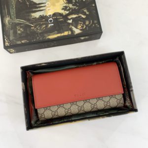 GUCCI GG SUPREME WALLET<br>구찌 GG 슈프림 장지갑<br><i>19x10x2cm 이태리가죽</i>