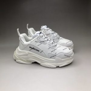 BALENCIAGA TRIPLE S<br>발렌시아가 트리플 S 스니커즈<br><i>35-45 SIZE 최상급</i>