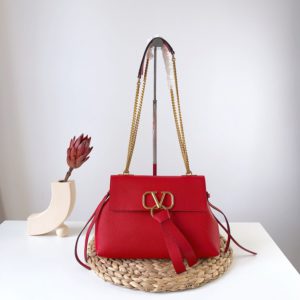 VALENTINO VLING SHOULDER BAG<br>발렌티노 VRING 숄더백<br><i>26x18x9cm 이태리가죽</i>