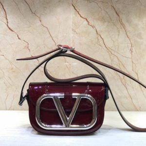 VALENTINO SUPERVEE CROSSBODY BAG<br>발렌티노 슈퍼비 크러스바디 백<br><i>18×12.5×7.5cm 이태리가죽</i>