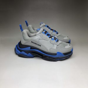 BALENCIAGA TRIPLE S<br>발렌시아가 트리플 S 스니커즈<br><i>35-45 SIZE 최상급</i>