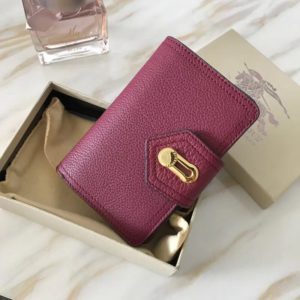 BURBERRY LEATHER WALLET<br>버버리 버클 반지갑<br><i>16X9cm</i>