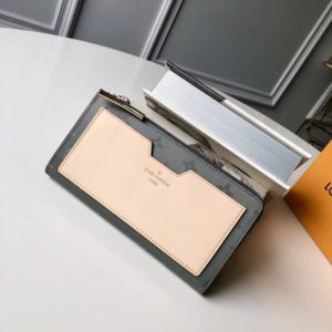 LOUIS VUITTON COSMOS WALLET<br>루이비통 코스모스 지퍼 장지갑<br><i>19x10x3cm</i>