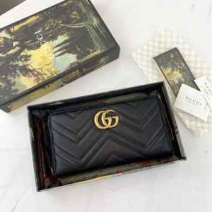 GUCCI GG MARMONT ZIPPY WALLET<br>구찌 GG 마몬트 지퍼 지갑<br><i>19.5x10x2.5cm 이태리가죽</i>