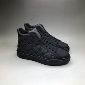 LOUIS VUITTON TIMEOUT SNEAKER BOOT<br>루이비통 타임아웃 스니커즈 부츠<br><i>남녀공용 35-45+제작3일</i>