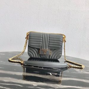 PRADA DIAGRAM CHIAN SHOULDER BAG<br>프라다 다이아그램 체인 숄더 백<br>[20.5x14x5 이태리가죽]