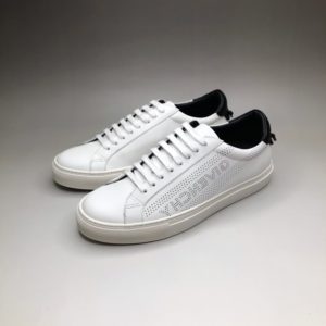 GIVENCHY URBAN STREET SNEAKERS<br>지방시 어반 스트리트 스니커즈<br><i>38-44 SIZE</i>