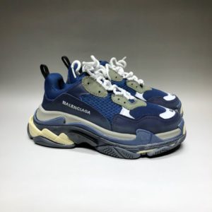 BALENCIAGA TRIPLE S<br>발렌시아가 트리플 S 스니커즈<i>35-45 SIZE 최상급</i>