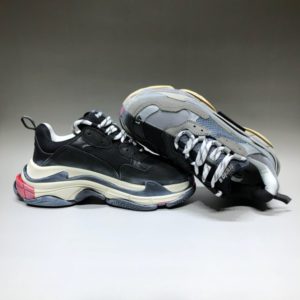 BALENCIAGA TRIPLE S<br>발렌시아가 트리플 S 스니커즈<i>35-45 SIZE 최상급</i>