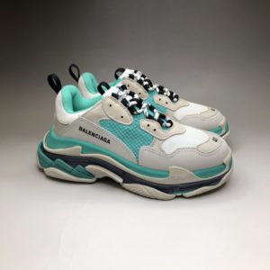 BALENCIAGA TRIPLE S<br>발렌시아가 트리플 S 스니커즈<i>35-45 SIZE 최상급</i>