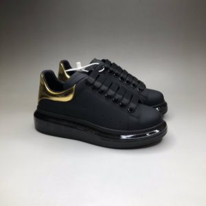 ALEXANDER MCQUEEN OVERSIZED SNEAKERS<br>알렉산더 맥퀸 오버솔 스니커즈<br><i>35-44 SIZE 최상급</i>