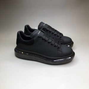 ALEXANDER MCQUEEN OVERSIZED SNEAKERS<br>알렉산더 맥퀸 오버솔 스니커즈<br><i>35-44 SIZE 최상급</i>