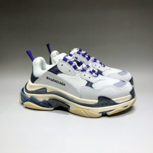 BALENCIAGA TRIPLE S<br>발렌시아가 트리플 S 스니커즈<i>35-45 SIZE 최상급</i>