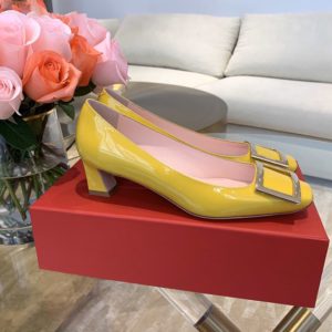 ROGER VIVIER MIDDLE HEEL SHOES<br>로저비비에 미들 힐 슈즈<br><i>35-40 SIZE 굽 4.5cm</i>