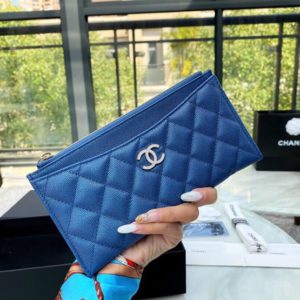 CHANEL CLASSIC FLAP WALLET<br>샤넬 클래식 플랩 지갑<br><i>17cm 이태리 캐비어소가죽</i>