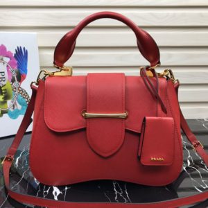 PRADA SAFFIANO LAEATHER SIDONIE SHOULDER BAG<br>프라다 사피아노 시도니 숄더백<br>[29×20.5×9.5cm 사피아노가죽]