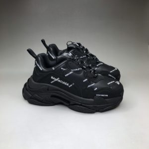 BALENCIAGA TRIPLE S<br>발렌시아가 트리플 S 스니커즈<br><i>35-45 SIZE 최상급</i>