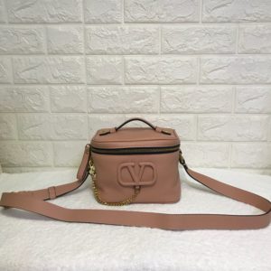 VALENTINO VLING VENITY BAG<br>발렌티노 VRING 배니티 백<br><i>17x12x12cm 이태리가죽</i>