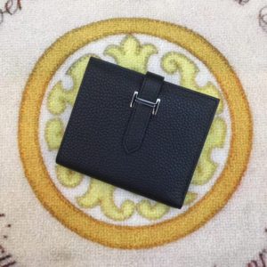 HERMES BEARN CLASSIC WALLET<br>에르메스 베안 클래식 지갑<br><i>12x10cm</i>