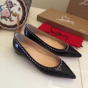 CHRISTIAN LOUBOUTIN SPIKED FLAT SHOES<br>크리스찬 루부탱 스파이크 플랫 슈즈<br><i>35-39 SIZE</i>